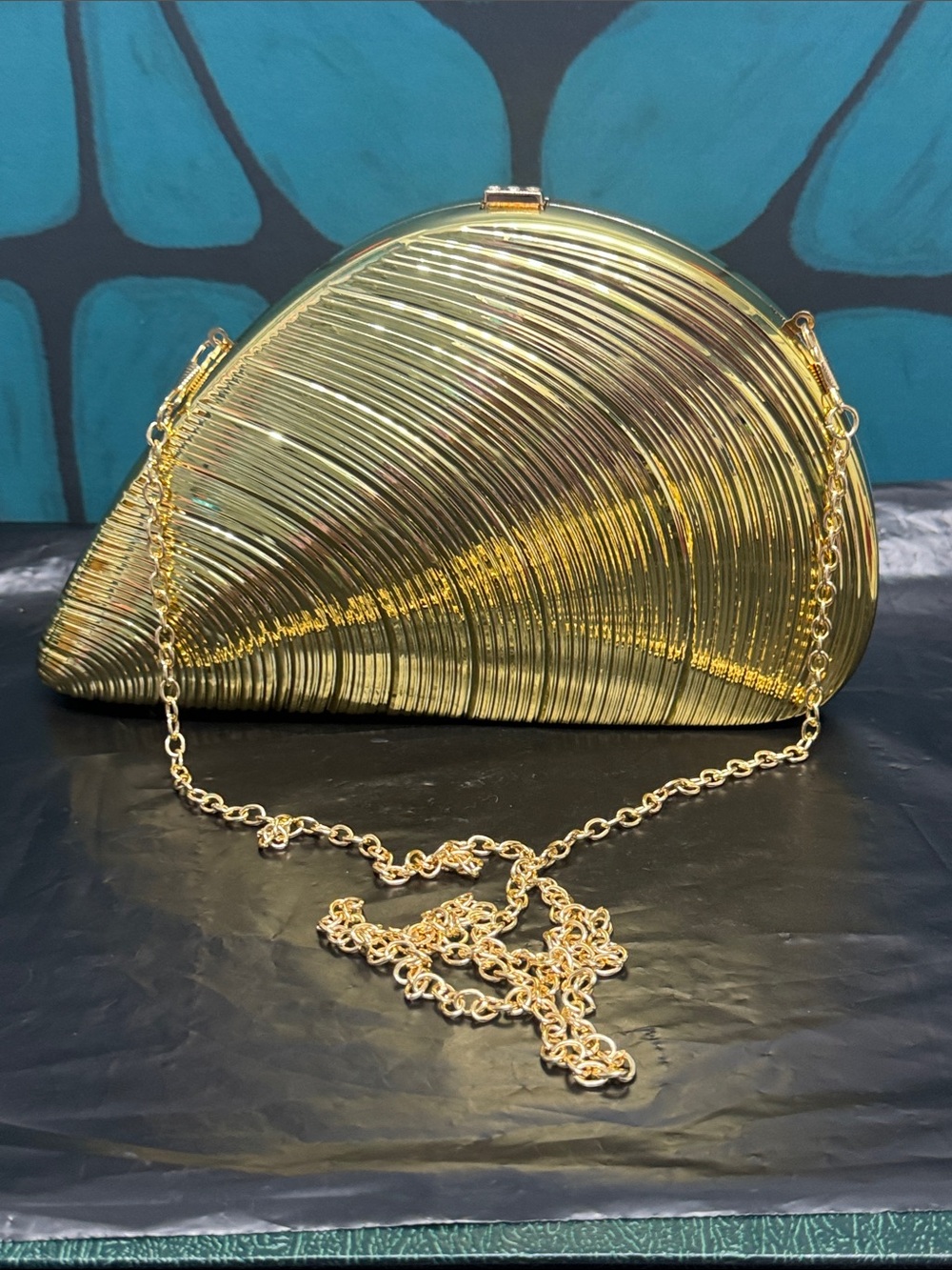 Metallic Gold Shell-Shaped Clutch with Chain Strap - Picture 2 of 9